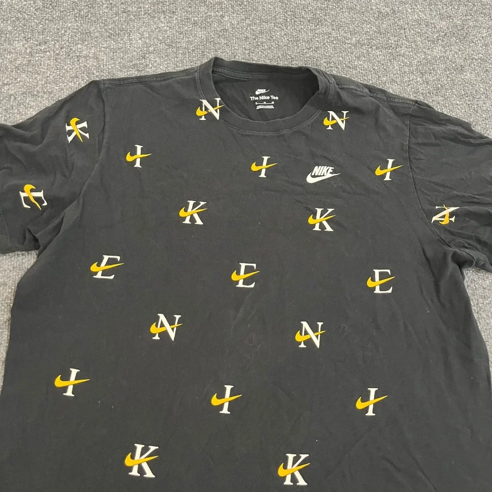 Nike T-Shirt Mens Size XL Black All Over Print Logo Graphic Cotton Short Sleeve